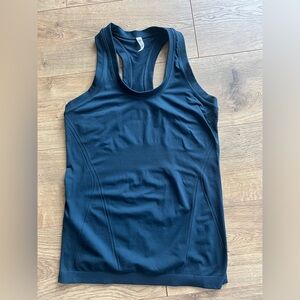 Athleta Womens Racerback tank size Small